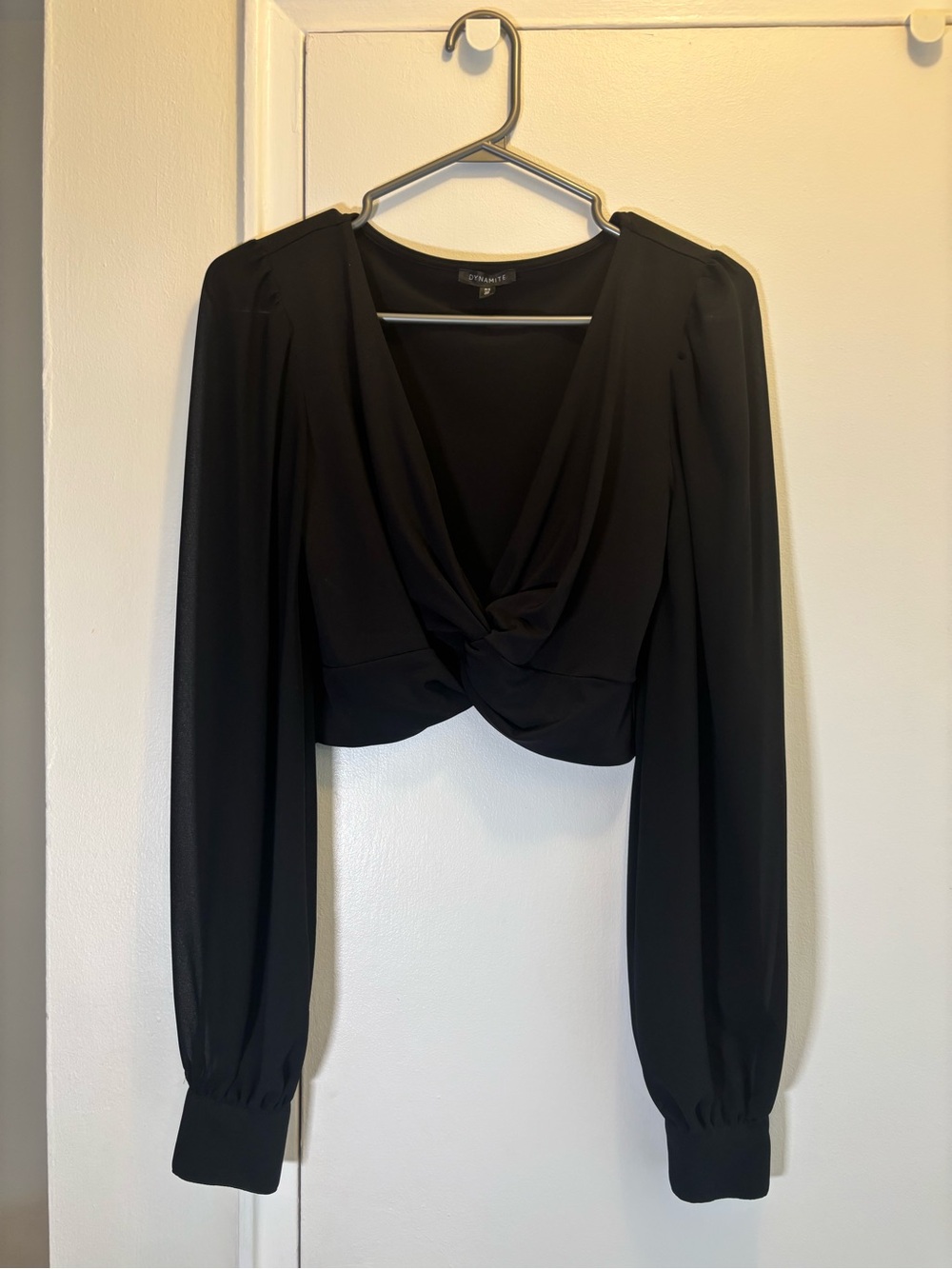 Dynamite Black Twist Front Knot Long Sleeve Crop Top